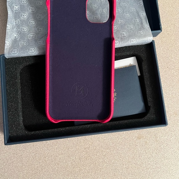 Maison de Sabré IPhone 11 leather case - Picture 3 of 5